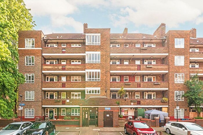 1 Bedroom Flat To Rent In White City Estate, Shepherds Bush, W12