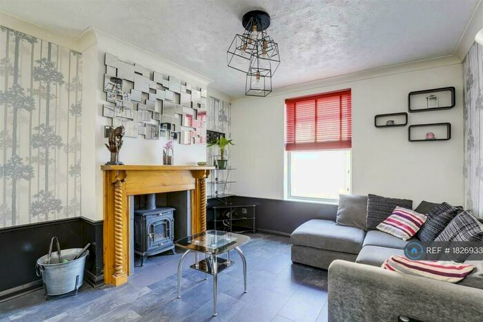 2 Bedroom End Of Terrace House To Rent In Chard Street, Nottingham, NG7