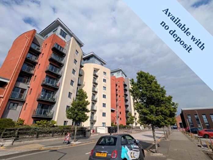 2 Bedroom Flat To Rent In South Quay, Kings Road, Swansea, SA1