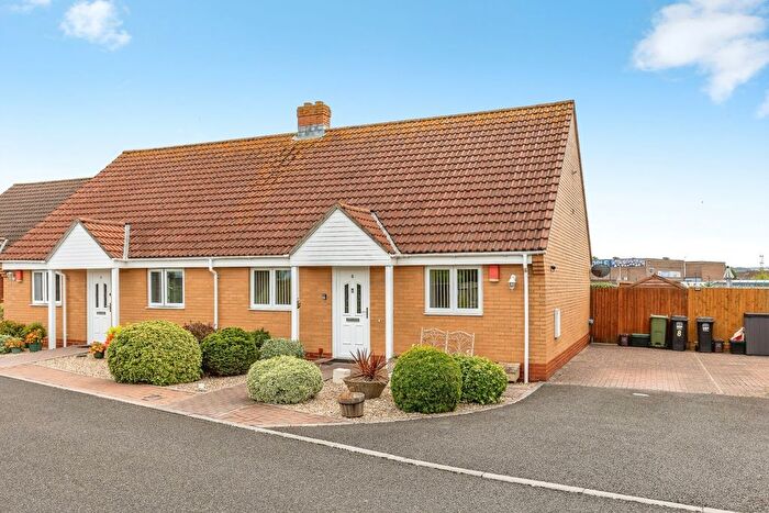 2 Bedroom Bungalow For Sale In Watcombe Close, Weston-Super-Mare, Somerset, BS22