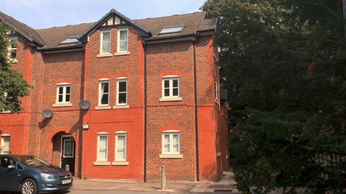 2 Bedroom Flat To Rent In Pencarrow Close, Didsbury, M20