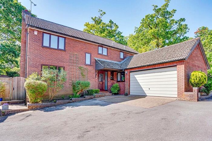 4 Bedroom Detached House For Sale In Elizabeth Close, West End, SO30