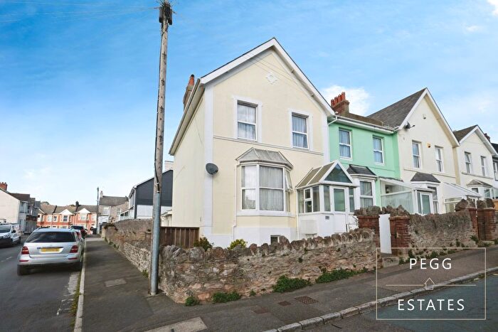 2 Bedroom Flat For Sale In Forest Road, Torquay, TQ1