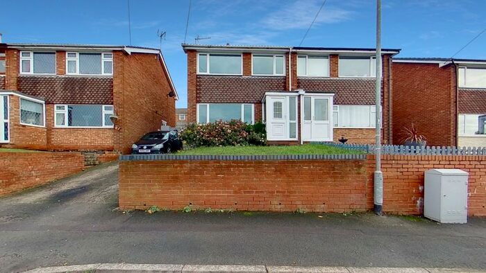 3 Bedroom Semi-Detached House To Rent In Ridgeway Road, Burton-On-Trent, Staffordshire, DE15