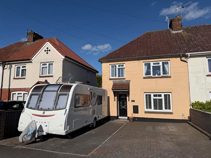 3 Bedroom Semi Detached House For Sale In Stratford Road, Salisbury, SP1