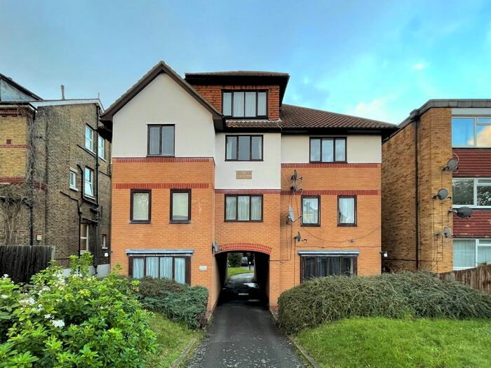 Studio To Rent In Avenue Road, South Norwood, SE25