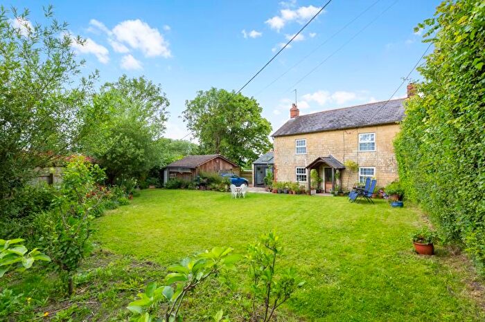 3 Bedroom Detached House For Sale In The Common, East Stour, Gillingham, SP8