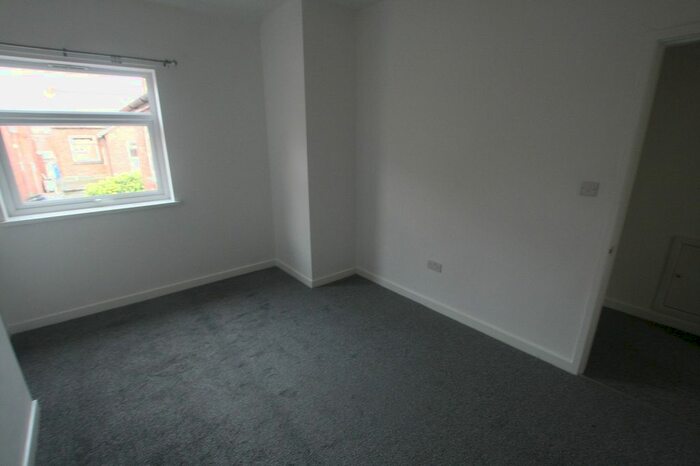 1 Bedroom Flat To Rent In Exeter Road, Ellesmere Port, Cheshire., CH65