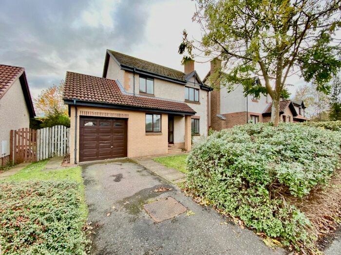 4 Bedroom Detached House To Rent In Netherbank, Liberton, Edinburgh EH16