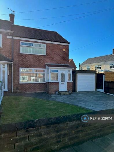 2 Bedroom End Of Terrace House To Rent In Bridgewater Close, Liverpool, L21