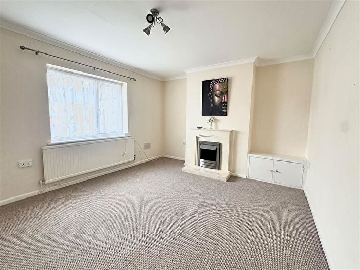 1 Bedroom Flat To Rent In Market Street, Pembroke Dock, SA72