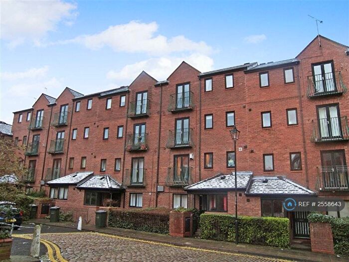 2 Bedroom Flat To Rent In Blackfriars Court, Newcastle Upon Tyne, NE1