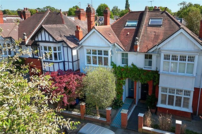 5 Bedroom Semi-Detached House For Sale In Claremont Road, St Margarets, TW1