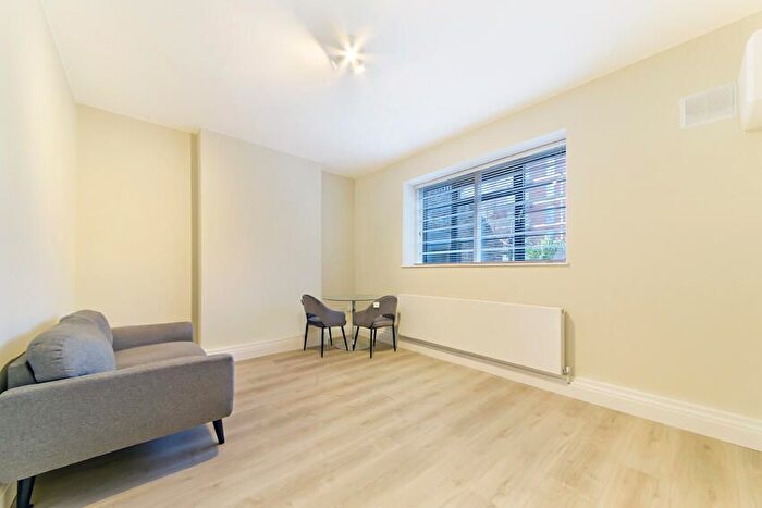 1 Bedroom Flat To Rent In Wilbraham House, Wandsworth Road, London, SW8