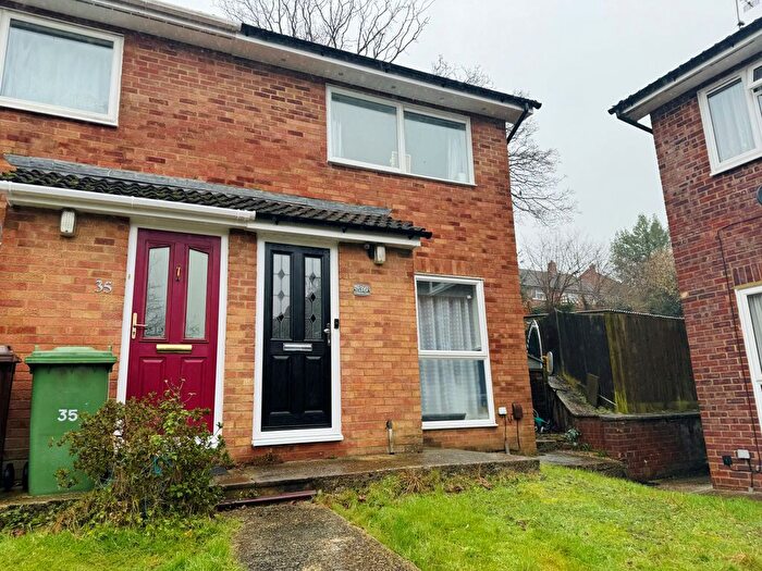 2 Bedroom End Of Terrace House To Rent In Merrion Close, Tunbridge Wells, TN4