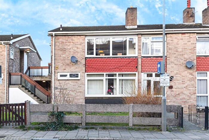 1 Bedroom Flat To Rent In Balham New Road, Balham, SW12