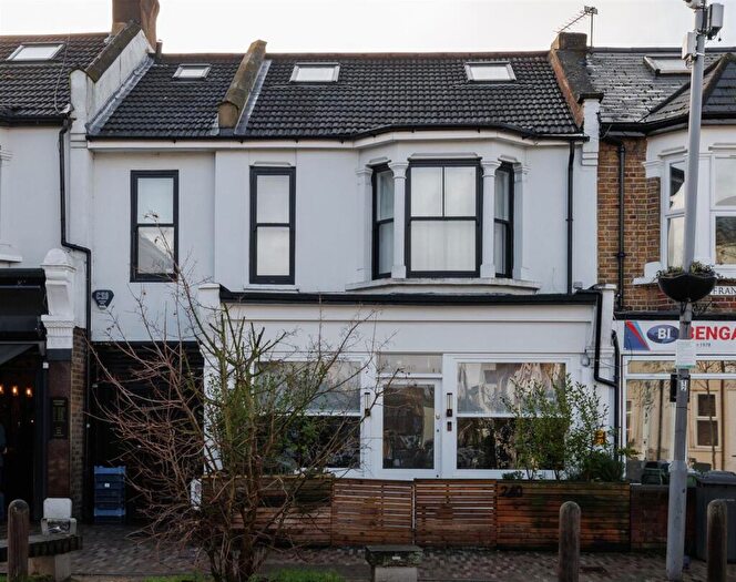 4 Bedroom House For Sale In Francis Road, Leyton, E10