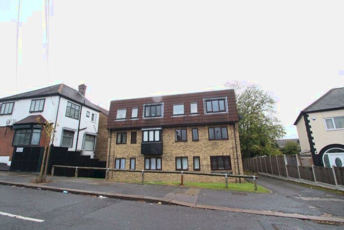 1 Bedroom Flat To Rent In Lincoln Court Gants Hill, IG2
