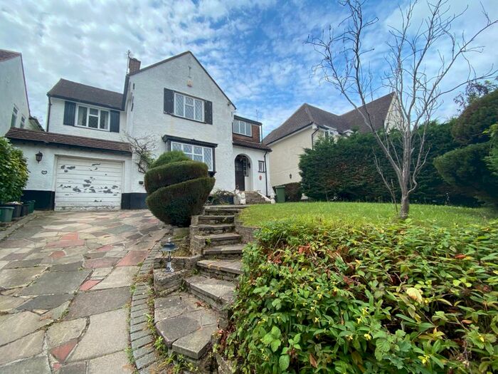 4 Bedroom House To Rent In Lynwood Grove, Orpington, BR6