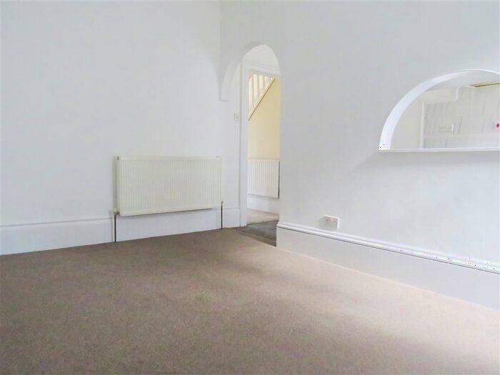 3 Bedroom Maisonette To Rent In Cambridge Road, Hastings, TN34