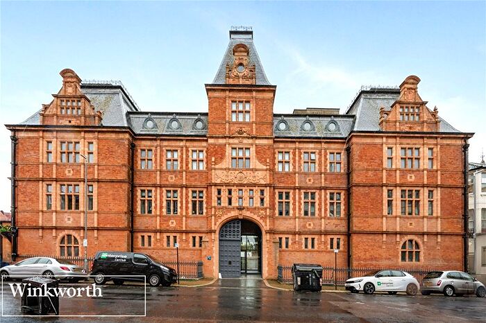 3 Bedroom Flat To Rent In Palmeira Yard, Holland Road, Hove, East Sussex, BN3