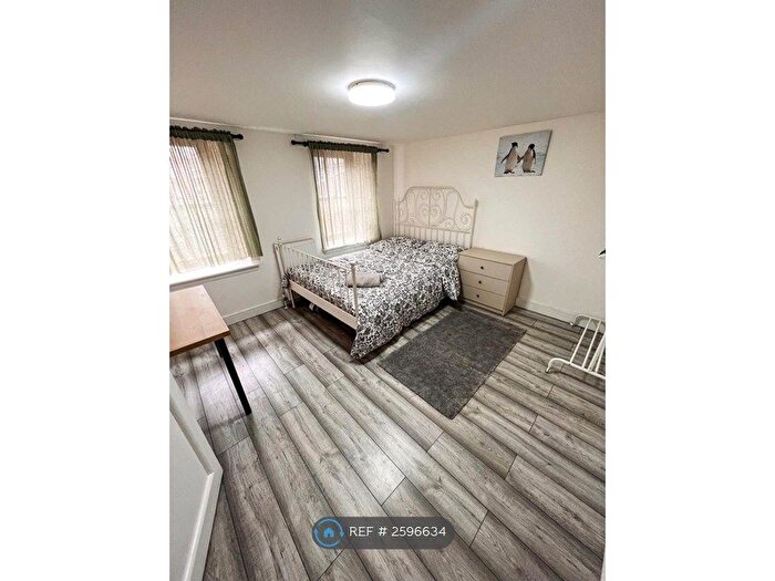 4 Bedroom Flat To Rent In Buccleuch Street, Glasgow, G3