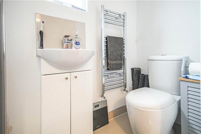 1 Bedroom Apartment For Sale In Guildford Street, Chertsey, Surrey, KT16