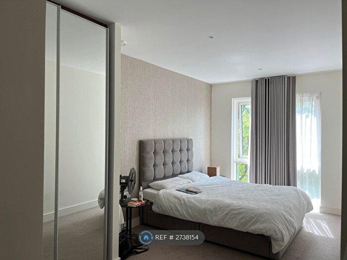 2 Bedroom Flat To Rent In Flotilla House, London, SW18