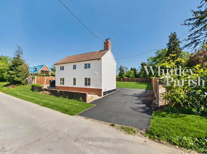 3 Bedroom Detached House For Sale In Old Ipswich Road, Yaxley, Eye, IP23