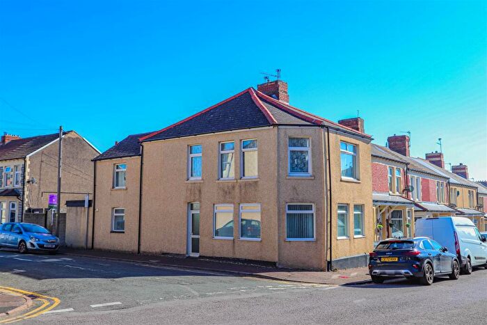 3 Bedroom End Of Terrace House For Sale In George Street, Barry, CF63