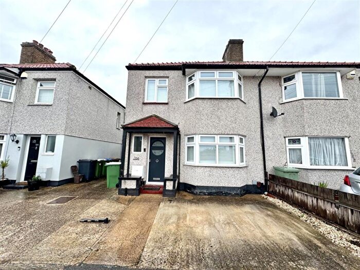 3 Bedroom Semi-Detached House To Rent In Elsa Road, Welling, DA16