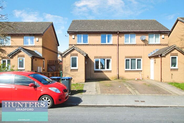 3 Bedroom Semi Detached House To Rent In Heath Hall Avenue, Bradford, BD4