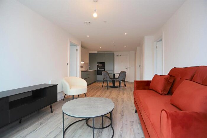 2 Bedroom Apartment To Rent In The Railings, Middlewood Locks, M5