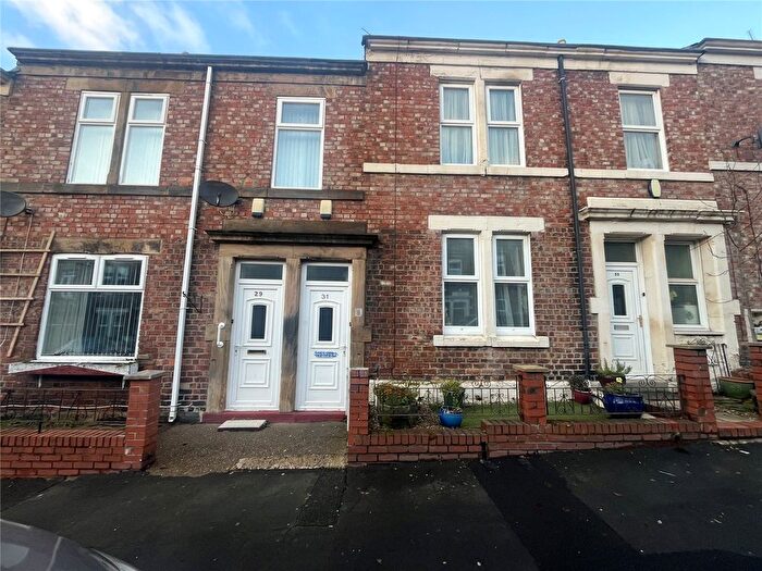 3 Bedroom Maisonette For Sale In Northborne Street, Gateshead, Newcastle Upon Tyne, NE8