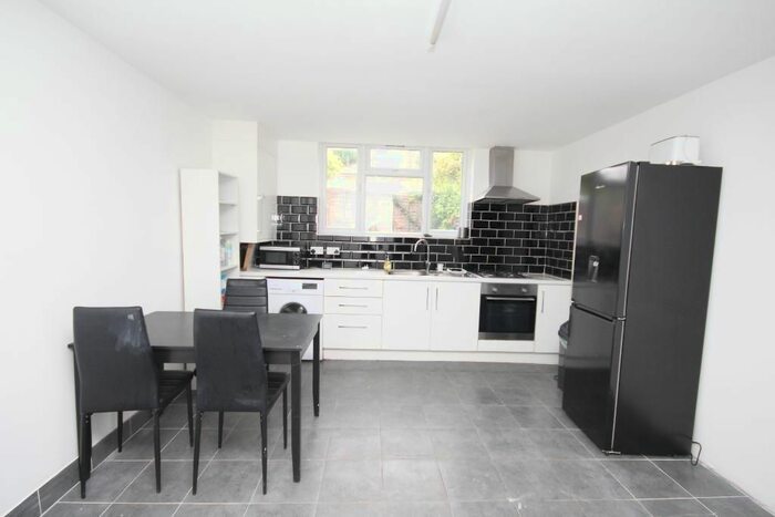 3 Bedroom Maisonette To Rent In Durlston Road, Stoke Newington, London, E5