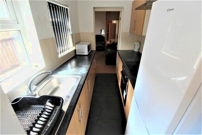 4 Bedroom End Of Terrace House To Rent In Oxford Street, Coventry, CV1