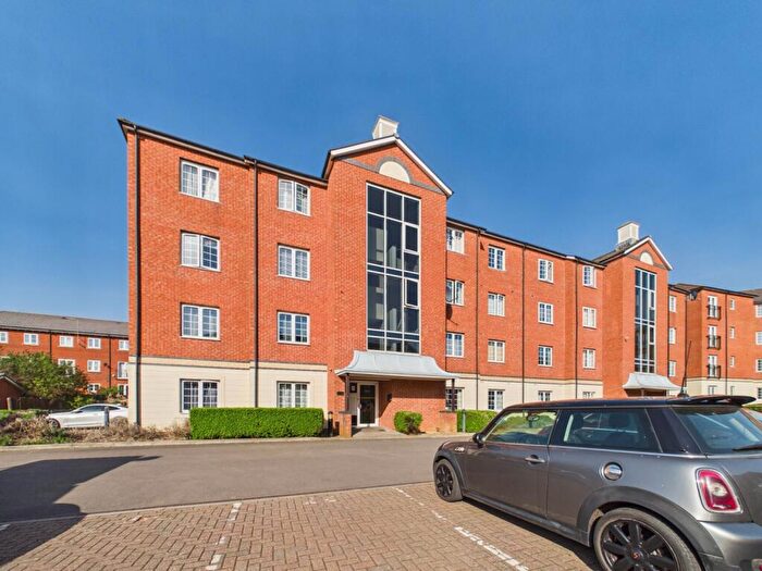 2 Bedroom Apartment For Sale In Great Western Road, Gloucester, GL1