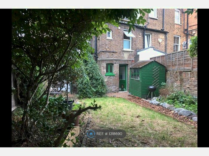 1 Bedroom Flat To Rent In Shepherds Bush, London, W12