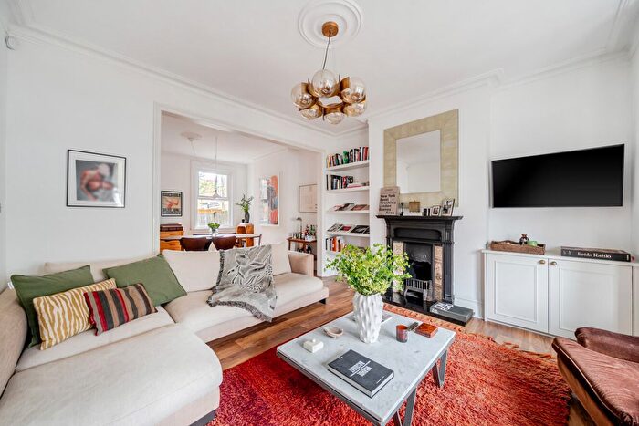 3 Bedroom Terraced House To Rent In Burntwood Lane, Earlsfield, London, SW17