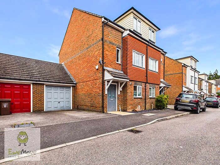 4 Bedroom Semi Detached House For Sale In Groombridge Drive, Gillingham, Kent, ME7
