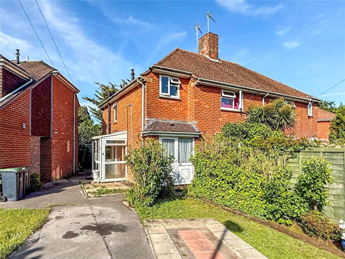 1 Bedroom Apartment For Sale In Edward Road, Christchurch, Dorset, BH23