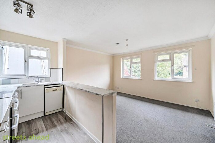 1 Bedroom Apartment For Sale In Sheldon Close, London, SE20