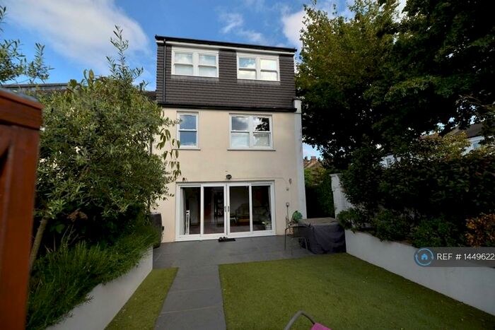 5 Bedroom Semi-Detached House To Rent In Hindmans Road, London, SE22