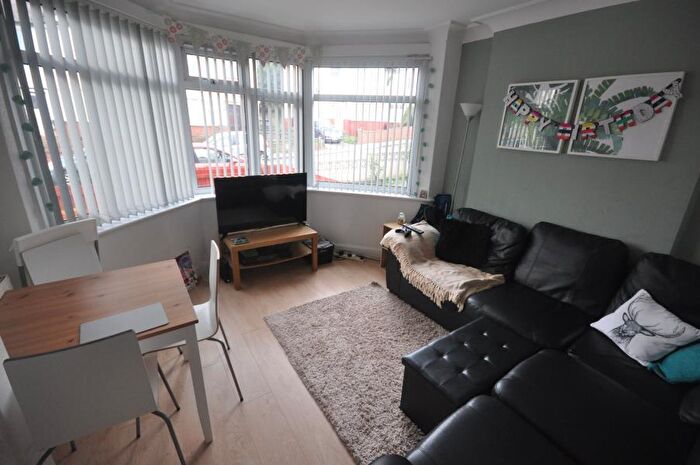 4 Bedroom Terraced House To Rent In Buckingham Avenue, Hyde Park, Leeds, LS6
