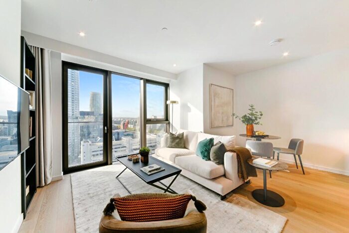 Apartment To Rent In George Street, London, E14