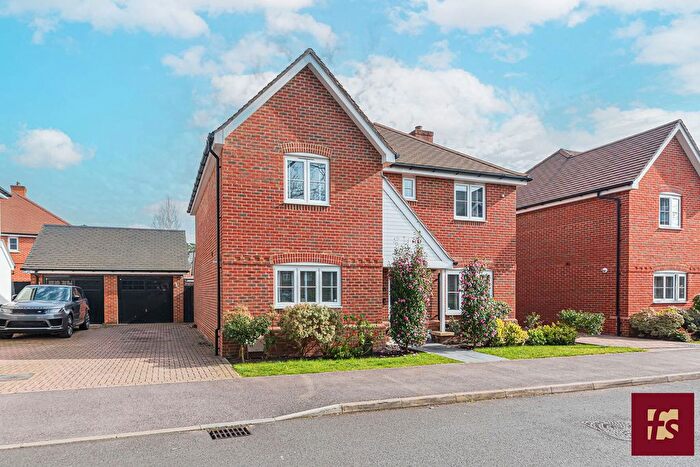 4 Bedroom Detached House For Sale In Swords Drive, Crowthorne, RG45