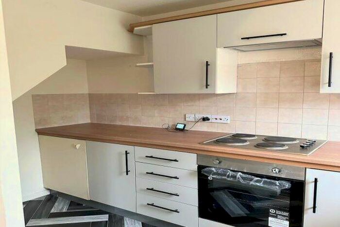 1 Bedroom Property To Rent In Avern Close, Tipton, DY4