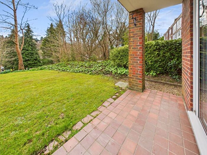 1 Bedroom Flat To Rent In Underwood Road, Caterham, CR3