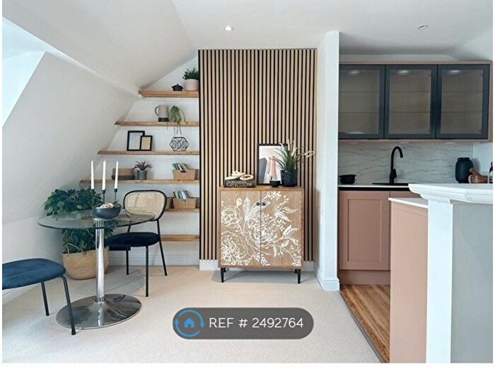 1 Bedroom Flat To Rent In Meridian Place, Bristol, BS8