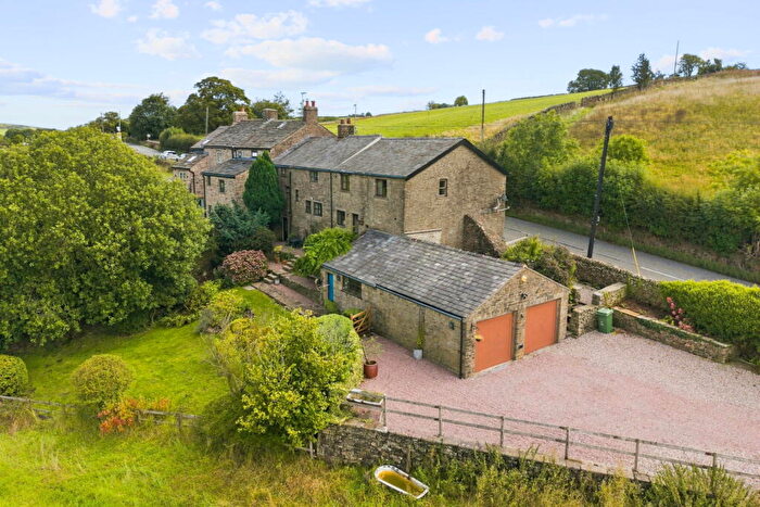 5 Bedroom End Of Terrace House For Sale In Macclesfield Road, Kettleshulme, SK23
